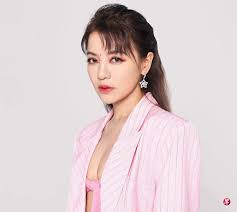 Della Wu / 丁噹